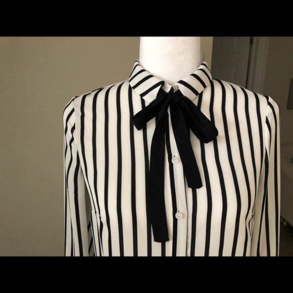❌SOLD❌ NWOT H&M black and white striped blouse - Picture 6 of 7